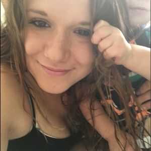 Meet your Posher, Cassandra